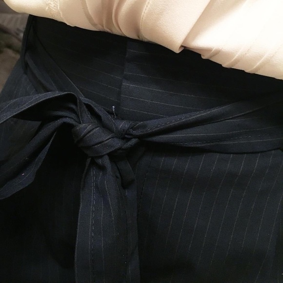 Banana Republic Navy Blue Avery Tie Stripe Pant Trousers (size 8) - Picture 4 of 16